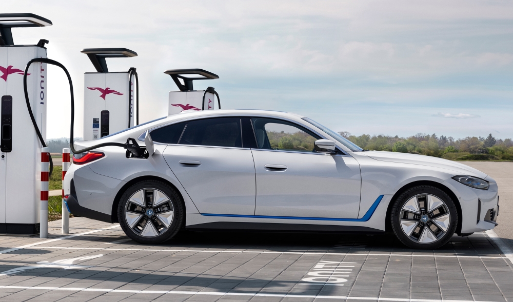 BMW i4 Charging