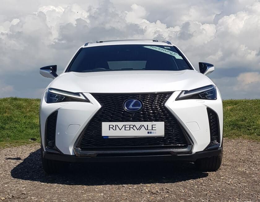 2019-lexus-ux-front-angle_1.jpg