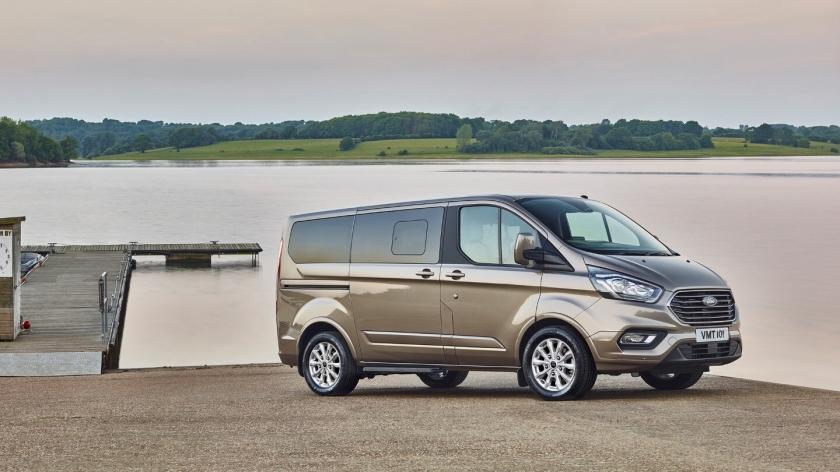 Ford Tourneo Custom 9 Seater