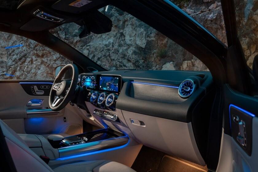 new-b-class-mercedes-interior_1.jpg