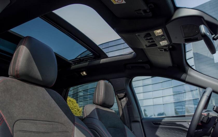 new-ford-kuga-panoramic-sunroof.jpg