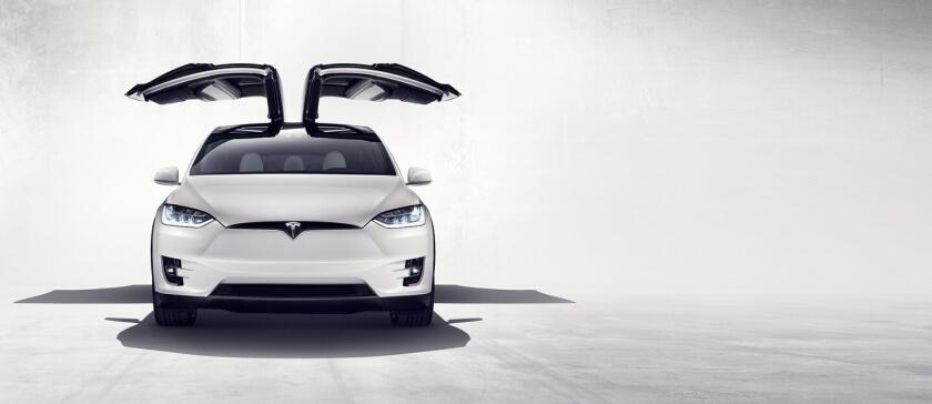 tesla-model-x-exterior-falcon-wings.jpg